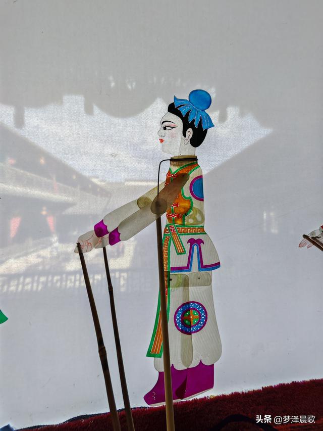 湖北：光影千年舞祥云 云梦皮影戏《哪吒闹海》唱响非遗新韵