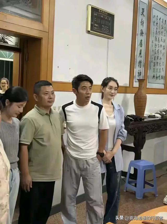 李小冉快50岁了还这么丰满，瘦却很有料，让人好奇她是怎么做到的
