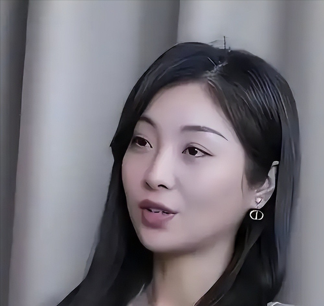 “买英国精子生3娃”的山东女人，7年后现状曝光，一年百万开销