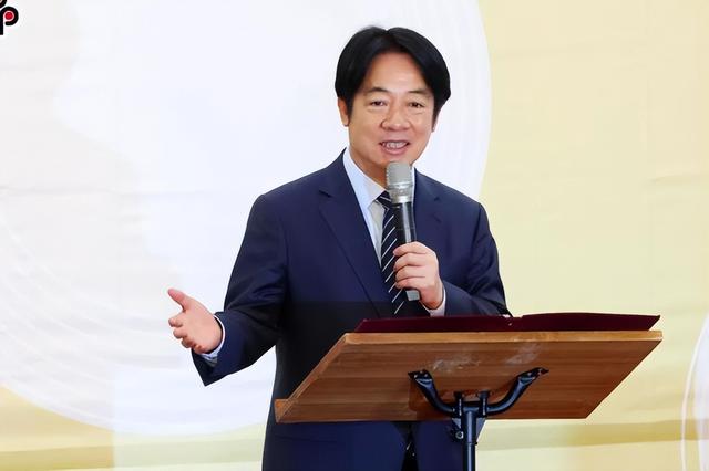 台胞参加九三阅兵，前脚刚落地北京，马上就送给赖清德一句话