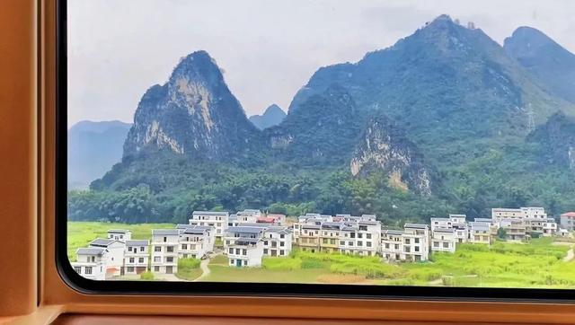 时速350公里！网友：全国最避暑的高铁线！