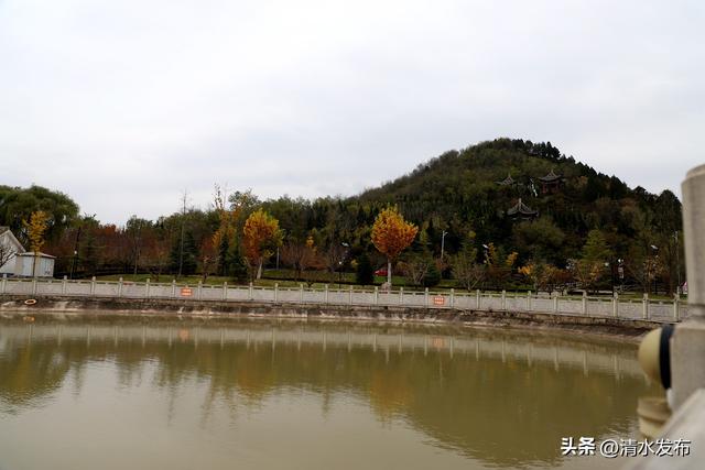 清水：初冬初临秋韵在 湖光山色惹人醉