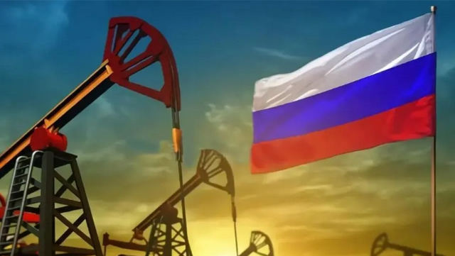 印度拒收俄油后，油轮在中国门口排队等，对中国赔钱大甩卖？