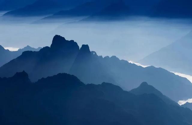 住在“松赞·石月亮山居”，在云端造梦，与星月同眠