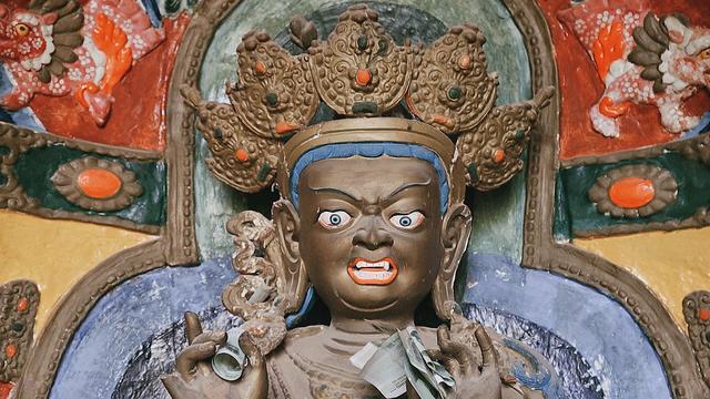 甘肃神秘北凉洞窟，悬崖上的千年佛寺，古人是怎么在峭壁上开凿的