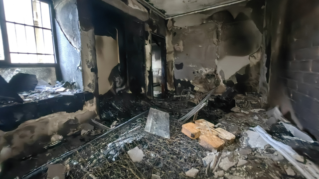 广东一男子在火灾中丧生	，消防员赶到时火已被死者妻子用2盆水扑灭