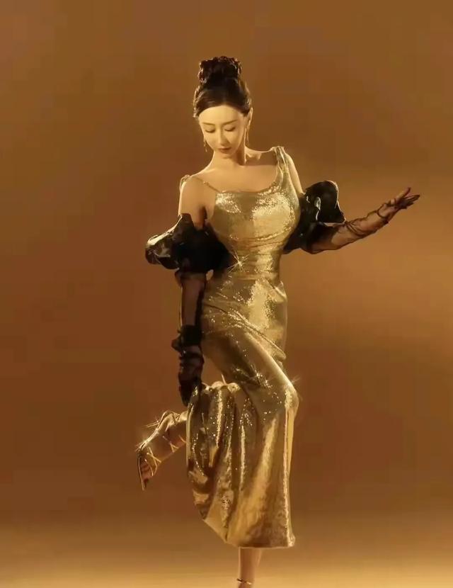 性感姜彦希，傲人身材得“中国天然第一美胸”称号，千万别眨眼！