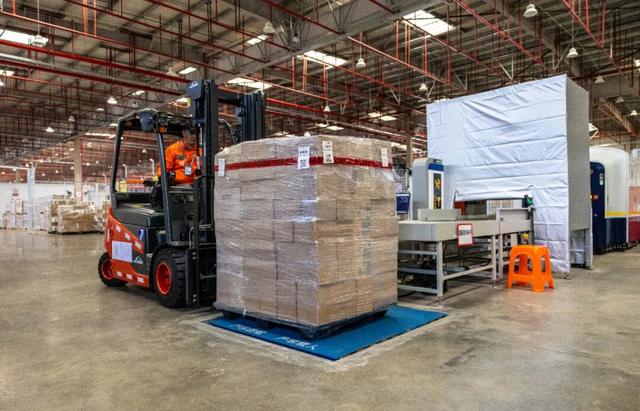 新加坡总统，中国不要自给自足，海南封关将会砸了新加坡的铁饭碗