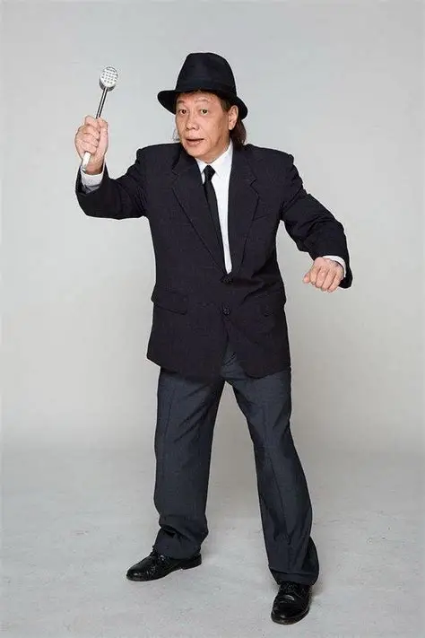 梁小龙被曝离世1天	，私生活被扒底朝天，原来他和杨少华处境一样