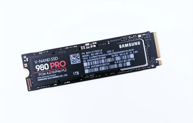 SSD原厂颗粒会不会更好？TLC、MLC怎么选？一文读懂！
