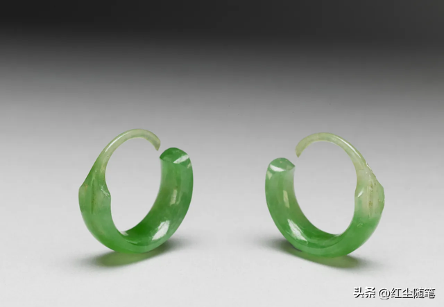糟糕，是心动的感觉！又被故宫里的翡翠耳环种草了！