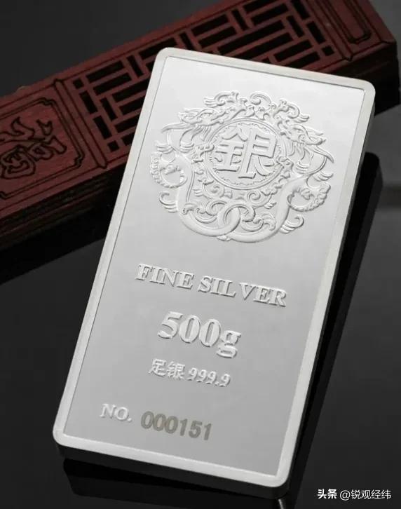 银价疯涨110%，比黄金还猛！别被避险神话骗了	，真正推手就3个