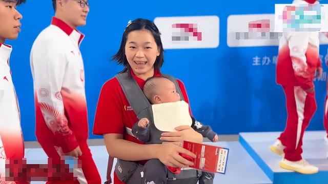 复出夺冠仅2天，央视对全红婵用了特殊称呼，评论区的风向又变了