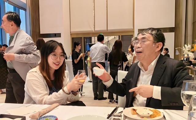 聂卫平喝四斤白酒！一顿四斤白酒也能不醉	，为何滴酒不沾？