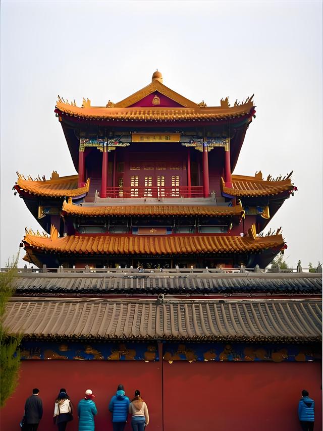 《金陵一对. 联连中国》上联: 雍和法镜六根潜龙福地；