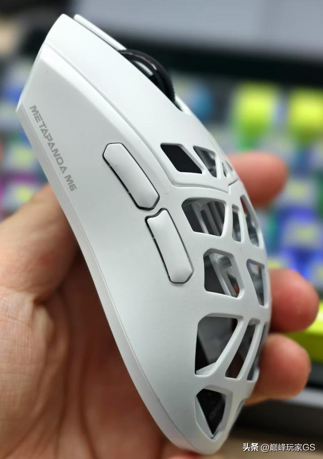 五分之一的价格，平替雷蛇毒蝰mini se？玄派M6镁合金无线鼠标