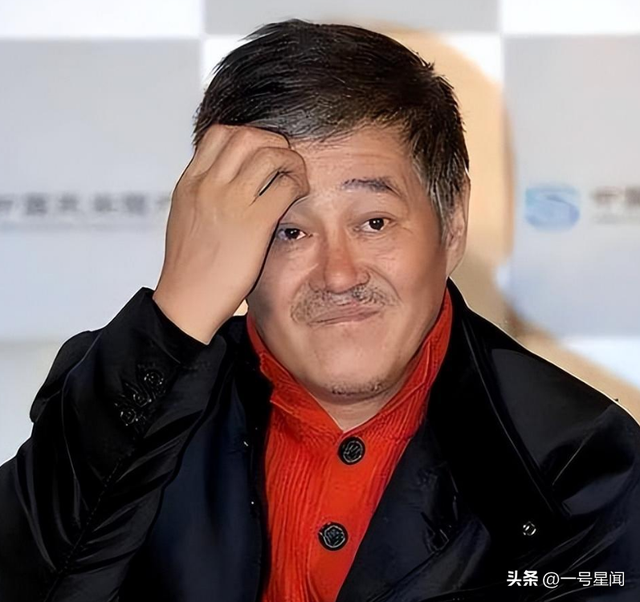 看破不说破	，李咏美国下葬7年后，带着女儿的哈文走了姜昆老路