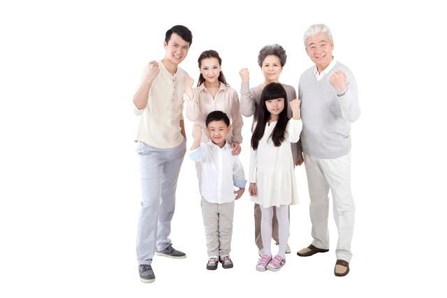 我帮前妻搬家，她妹妹也来帮忙，趁前妻不在，她问我：你后悔了吗
