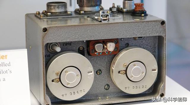 黑匣子是怎么发明的？两个黑匣子，FDR和CVR为什么不整合在一起？