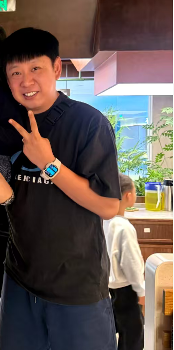 原来《父母爱情》里他们是真夫妻，结婚40年零绯闻，儿子也是导演