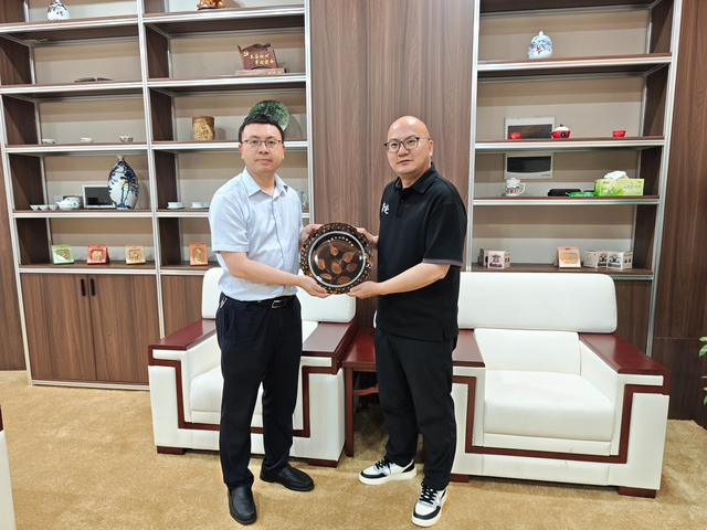 江西籍天才编剧，凭借《追风者》一炮而红，荣膺吉安文化旅游大使