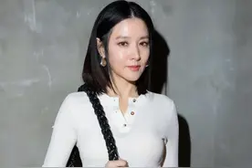 韩国第一美女李英爱亮相米兰时装周图片