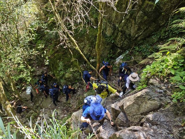 福建龙岩：守护黄连盂！脚下有路，心中有责——消防员登山活动纪实