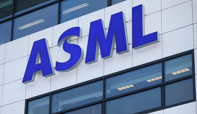 光刻机大卖！ASML正式公布，不对华退让？外媒：阿斯麦太狡猾