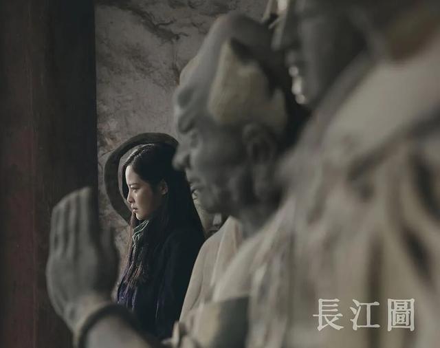 辛芷蕾威尼斯封后背后