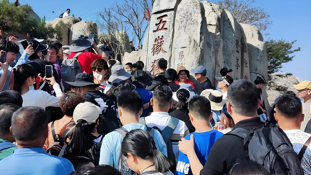 五一假期八大“坑人”景区出炉，每一个都名声在外，有你去过的吗