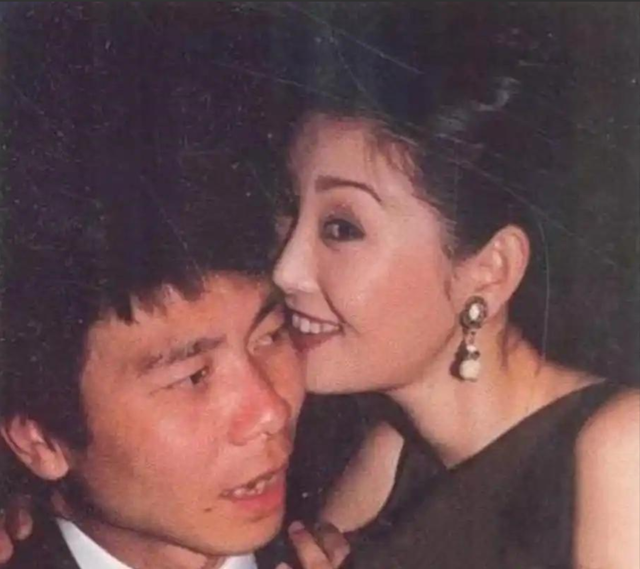 世上没有后悔药？离婚传闻真相大白后的徐帆，已经走了另一条路