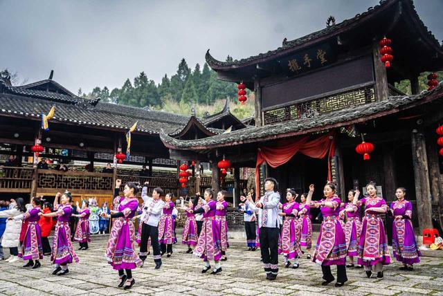 想玩点不一样，这个冬天，让我们去湘西过大年！