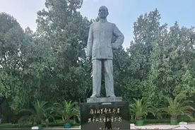 北京中山公园，与故宫仅一墙之隔，也是京城的一处古迹，值得一游图片