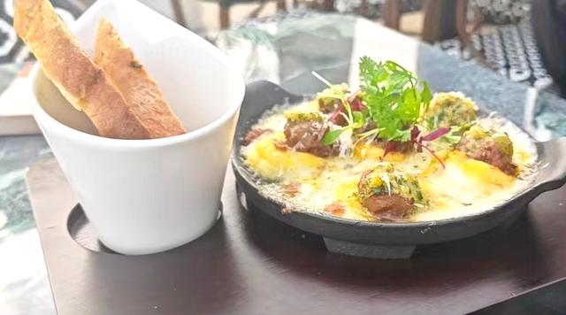 山海缔造的法中双味饕餮盛宴——深圳海上世界幕爵法餐探秘。