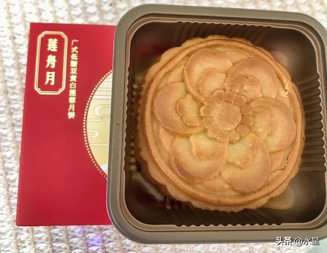 北方人请回避，给南方人看看怎么吃月饼——与辉同行定制月饼品鉴