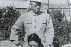 隐瞒骨肉20余年，安娥与田汉终成夫妻，晚年却半身不遂送别丈夫图片