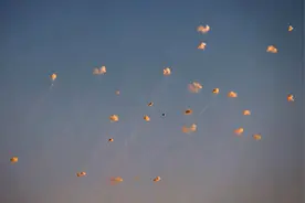 美国警告彻底失效，大量火箭弹突袭以色列，中东将迎一场浩劫？图片