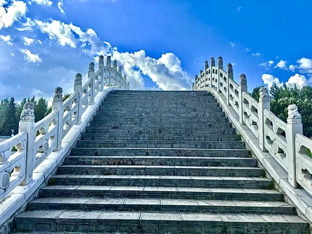 丽江清溪水库!不是景点,却藏着20℃的诗意秘境