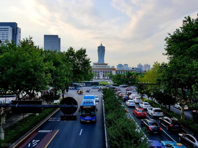 去浙江杭州玩了 1 周回来，说句大实话，杭州真不是所有人能适应的