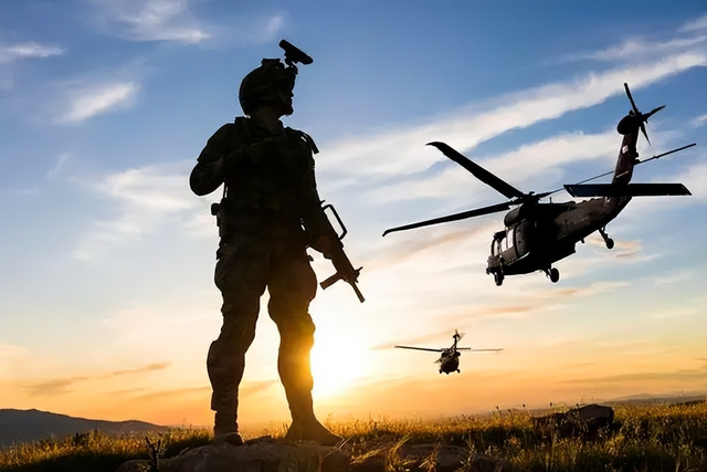 摊牌了！美国备战信号强烈，川普要“砍官增兵”，第一波福利已发