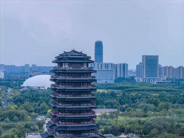 淄博陶瓷琉璃博物馆何以出圈：从“高冷”展馆到顶流文化地标