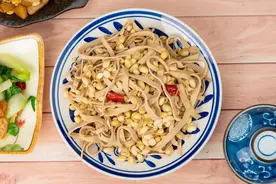 豆腐、豆浆、豆皮、豆芽，吃豆类食物有啥好处？补钙、通便营养高图片