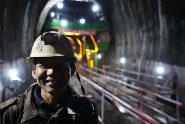 总投资3000亿，中国建全球难度第一铁路！川藏铁路为何非修不可？