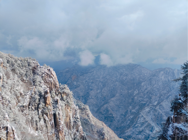告别秋景，奔赴鸡峰山的第一场雪｜冬日旅行启动