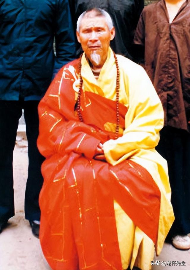 释永信34岁做方丈：与师父释行正无关！行正死前两月曾阻止他接班