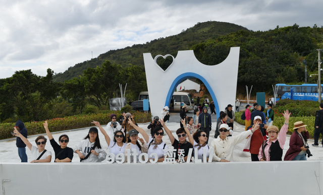“晚”得尽兴，重阳踏浪苍南168黄金海岸！温州银发康养旅游IP解锁山海康养新体验