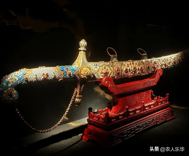 看过古人的小金饰，才知道我们都是在玩他们玩剩的