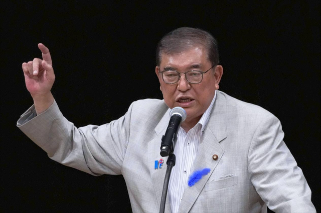 硬抗中国29天	，一纸控告书让高市老实，“短命首相	”进入倒计时？