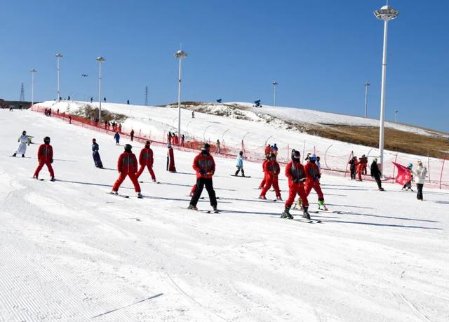 2025年乌兰察布第三届“冰雪之恋”旅游季启幕