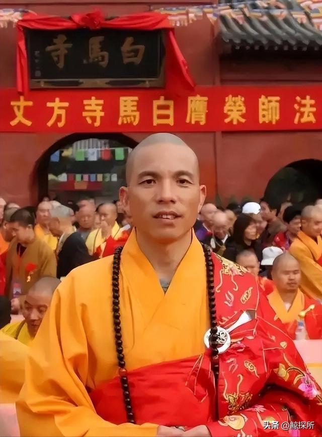 不到24小时，少林寺新住持就被各大网友质疑，连理由都出奇一致